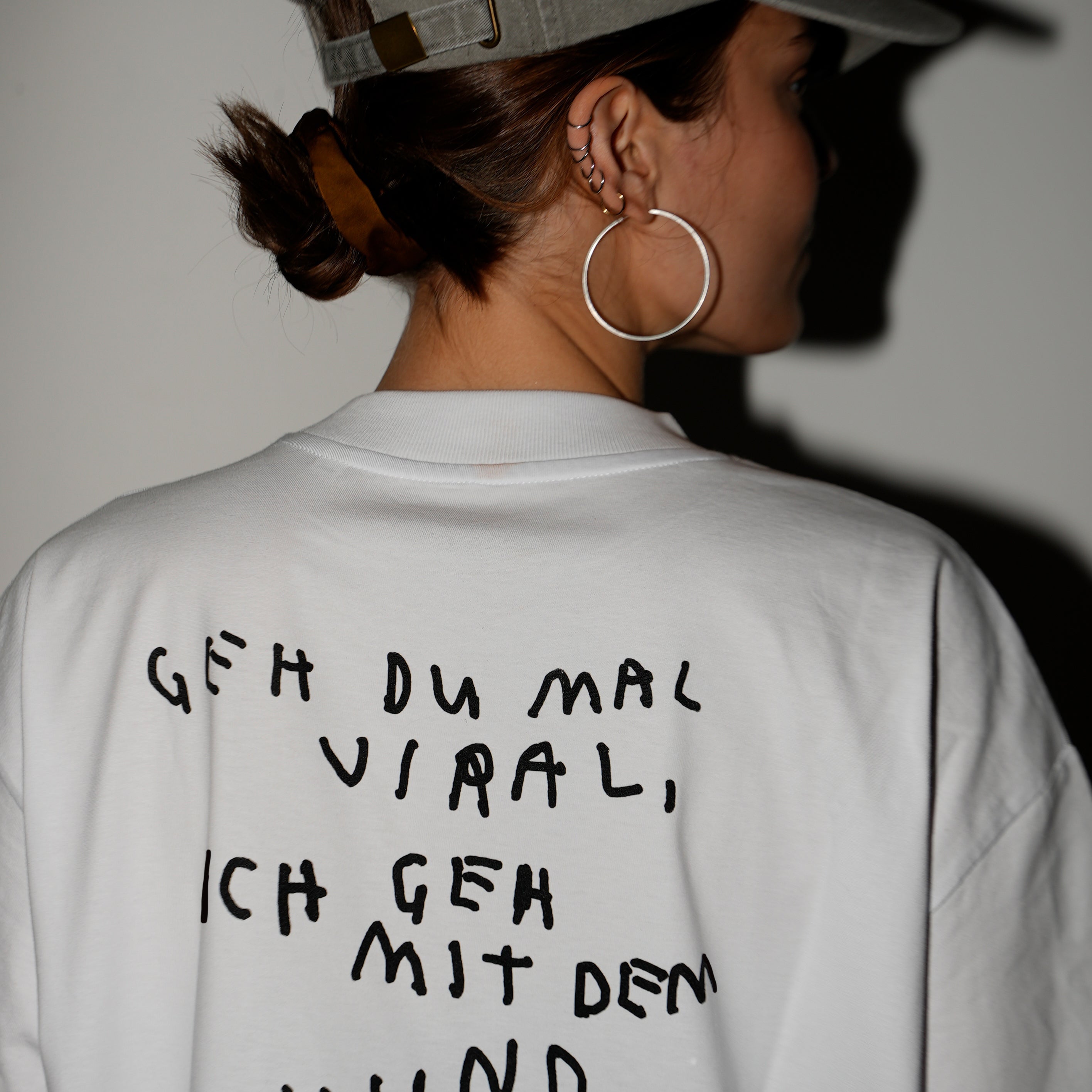 „Ich geh mit dem Hund“ Shirt Elisa Klinkenberg x KUGU